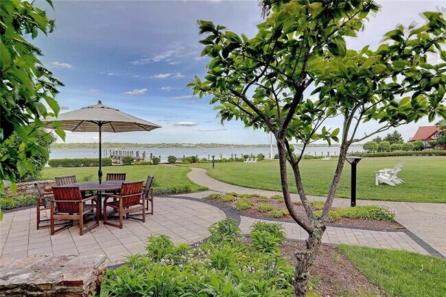 Building Photo - 1180 Narragansett Blvd