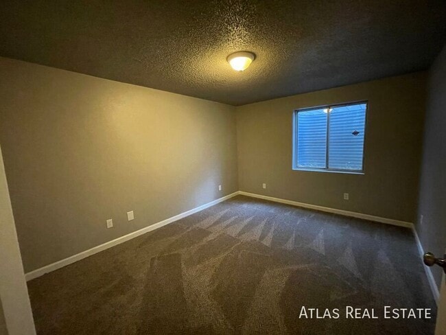 Building Photo - 2115 Bainbridge Rd