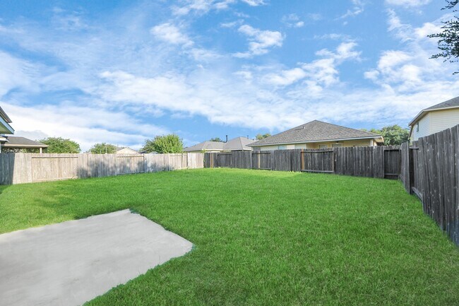Building Photo - 21738 Sierra Long Dr