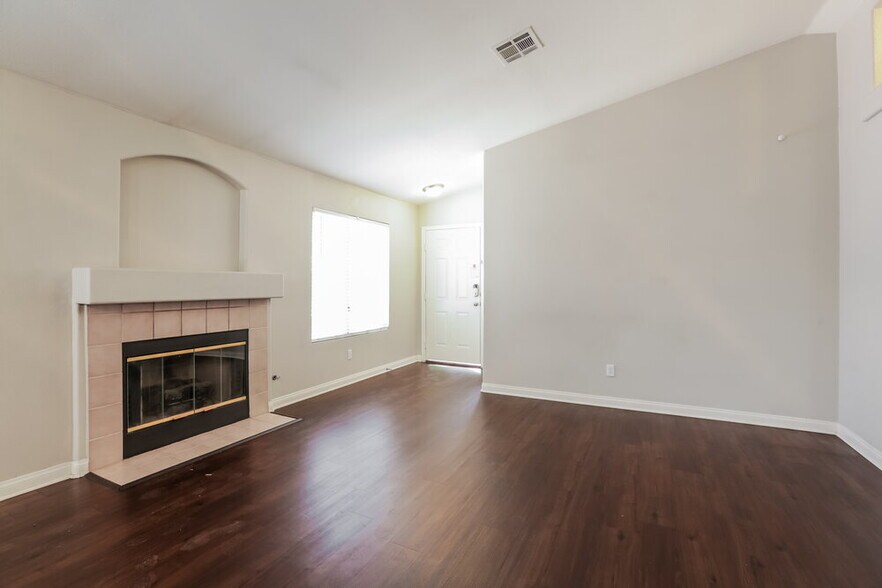 Building Photo - 7021 Overhill Ave