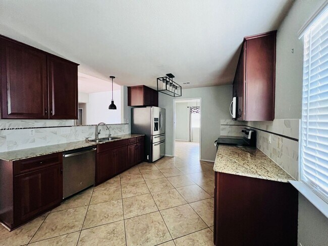 Building Photo - Trimmier Estates Beauty!