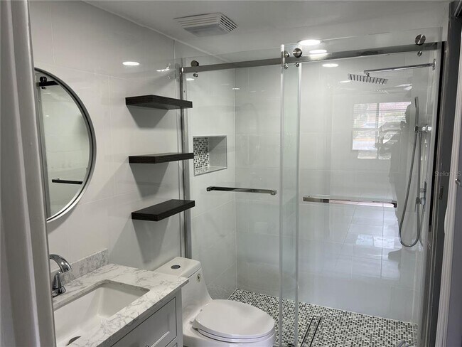 Building Photo - 5617 Ashton Lake Dr