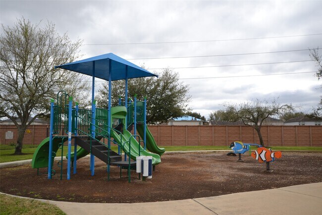 Building Photo - 20751 Cypress Post Dr
