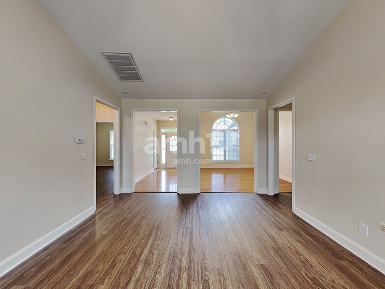 Building Photo - 112 Spalding Ln