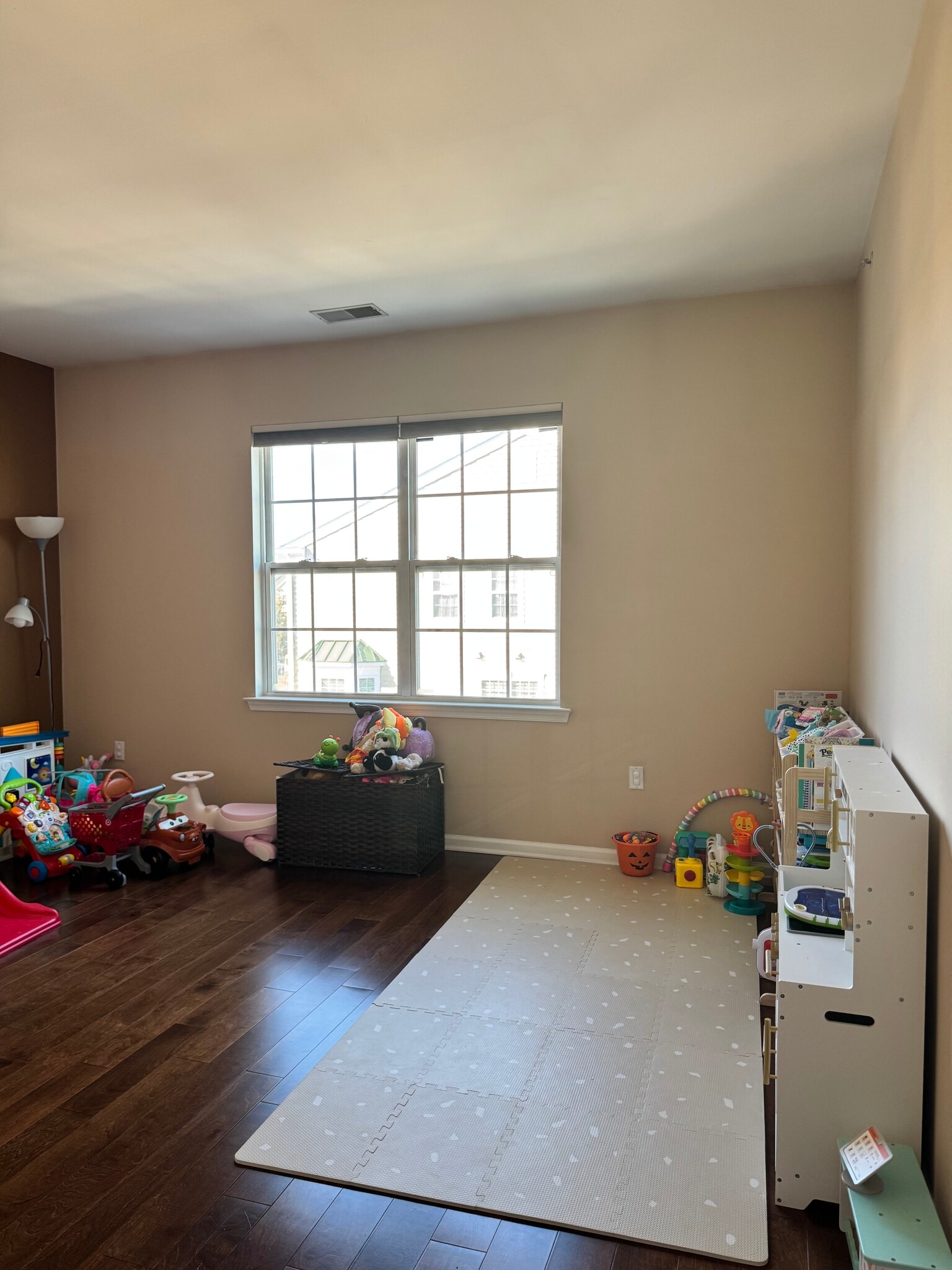 Building Photo - 813 Deluca Rd