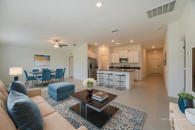 Building Photo - Lovely 3 Bedroom Home