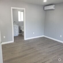 Building Photo - phi715