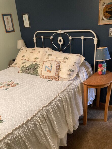 Basement bedroom - 1408 Kentfield Way