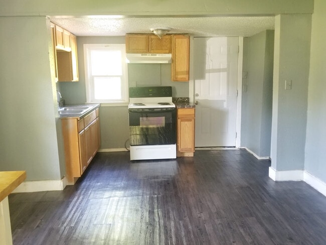 Building Photo - 8200 Wayne Ave