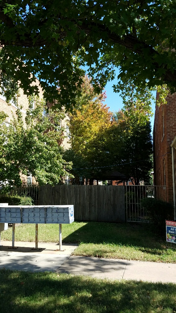 Building Photo - Legacy Square