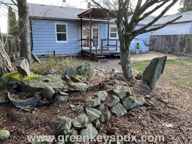 Building Photo - Wow! What a beautiful home! 3 bedrooms, 2 ...