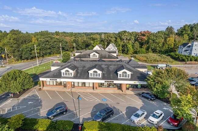 Building Photo - 97 Great Rd