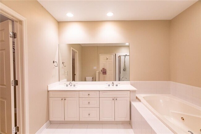 Building Photo - 50 Biscayne Dr NW
