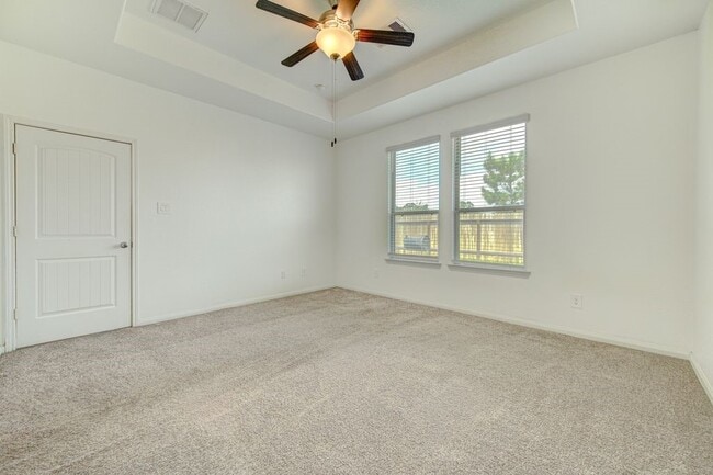 Building Photo - 14469 Sugar Pines Dr