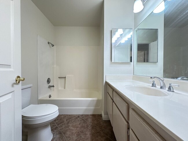 Building Photo - Unique property with NO HOA