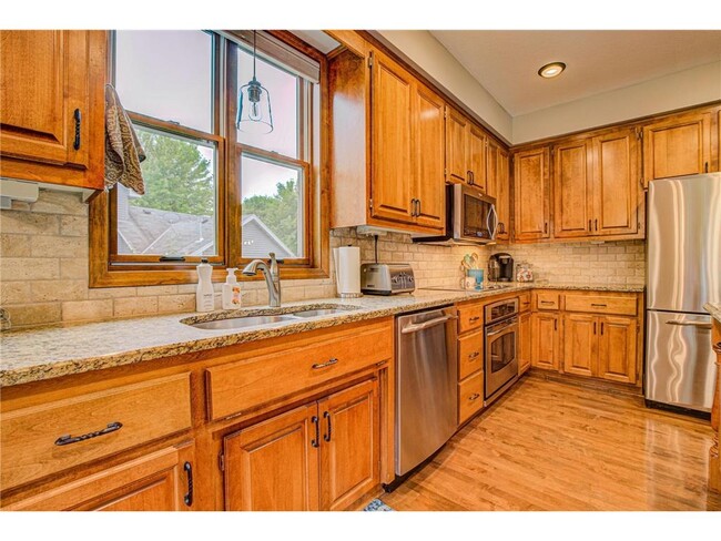 Building Photo - 2456 Hunter Dr
