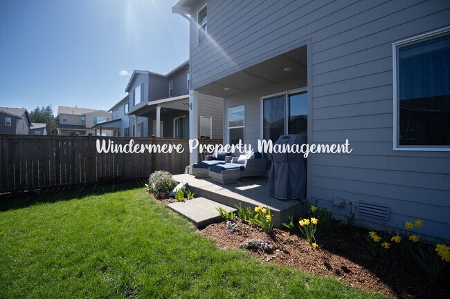 Building Photo - Stunning and spacious 5 bed in McCormick Village!