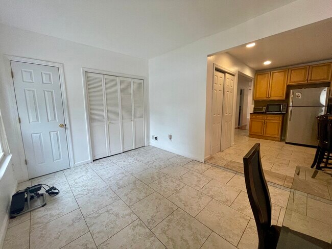 Building Photo - 39 Mabel St