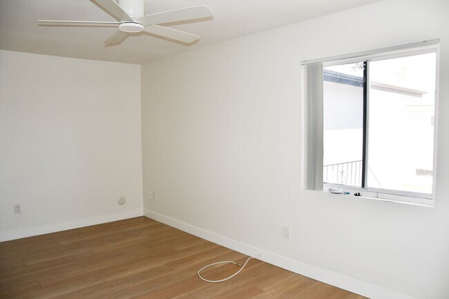 Building Photo - 994 Valencia St