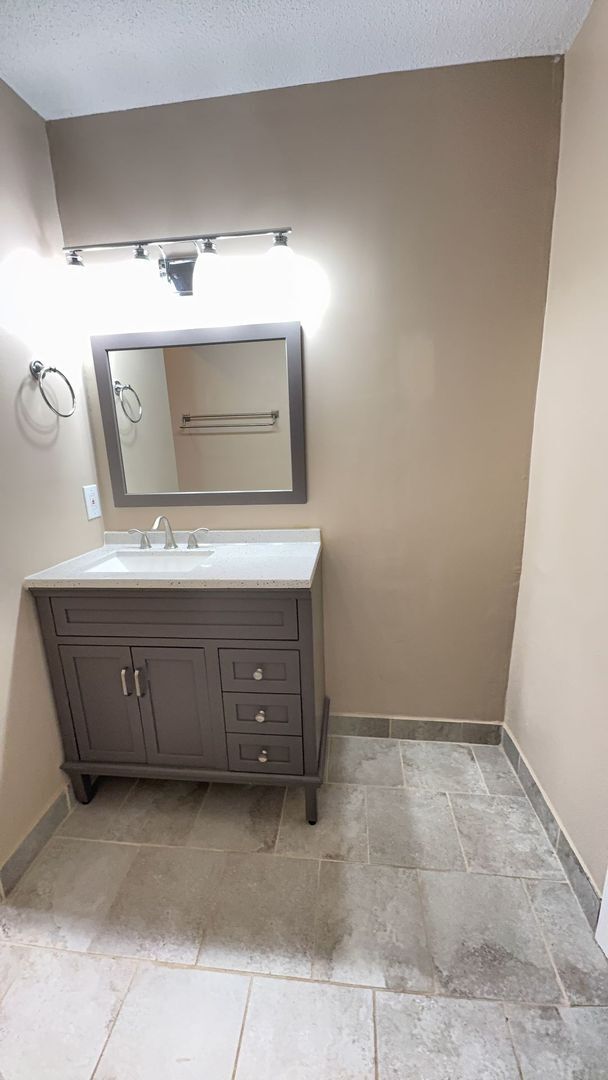 Building Photo - 2/2 for rent in desirable Fairways Condos