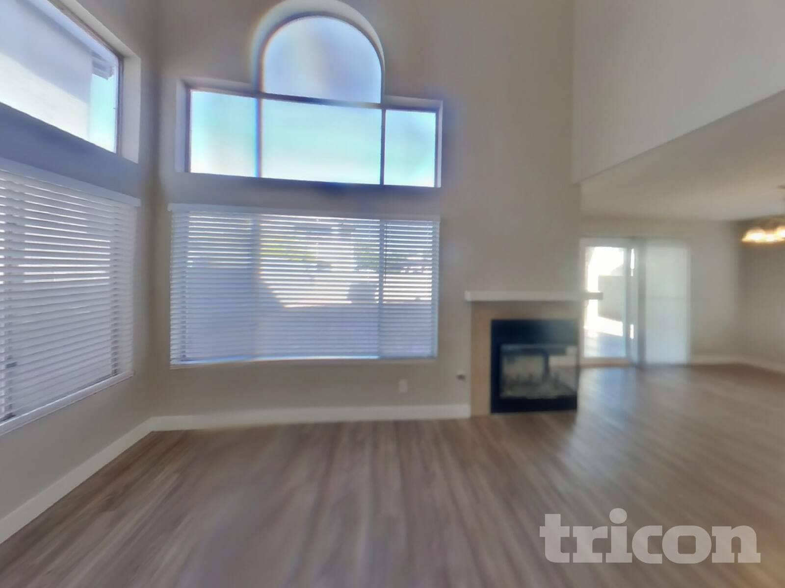 Building Photo - 5646 Roundrock Dr