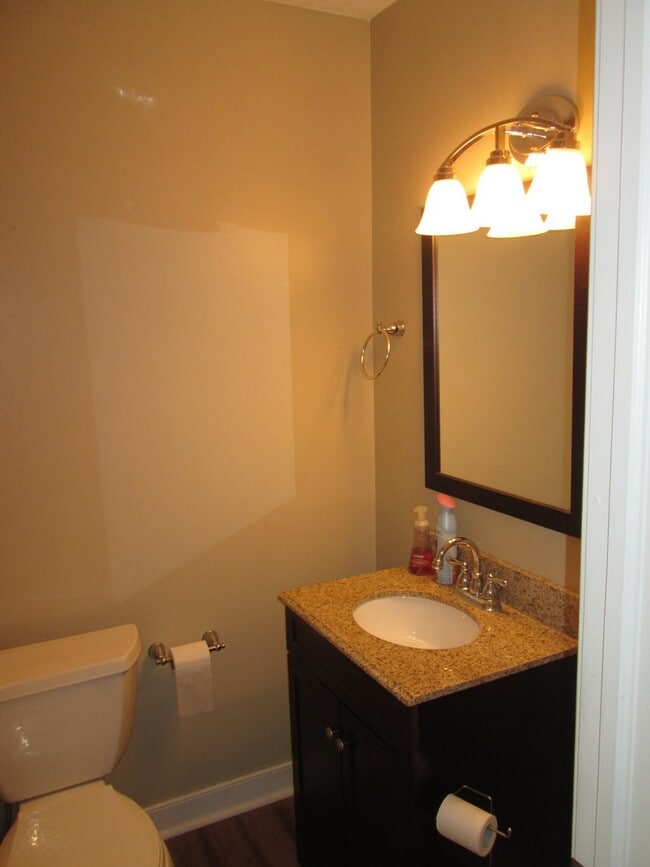 Building Photo - Spacious Four Bedroom Mechanicsville Home ...