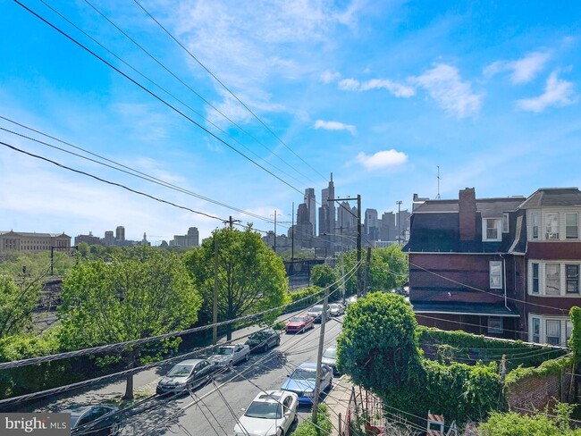 Building Photo - 637 N 32nd St