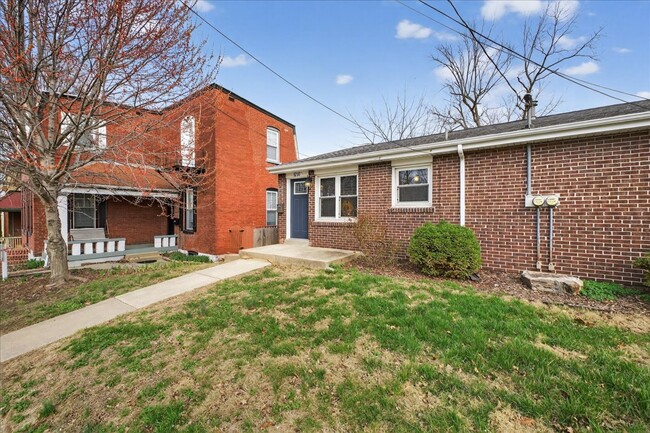 Building Photo - 1210 N 5th St