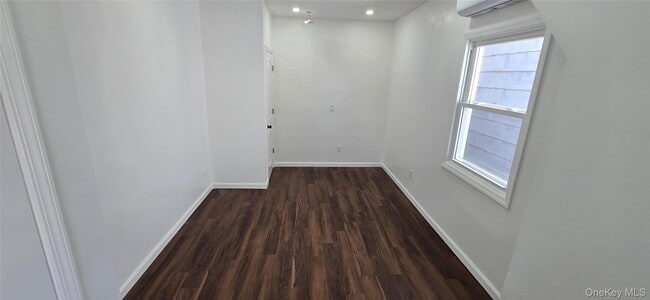 Building Photo - 452 S 1st Ave