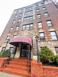Building Photo - 6051 Boulevard E