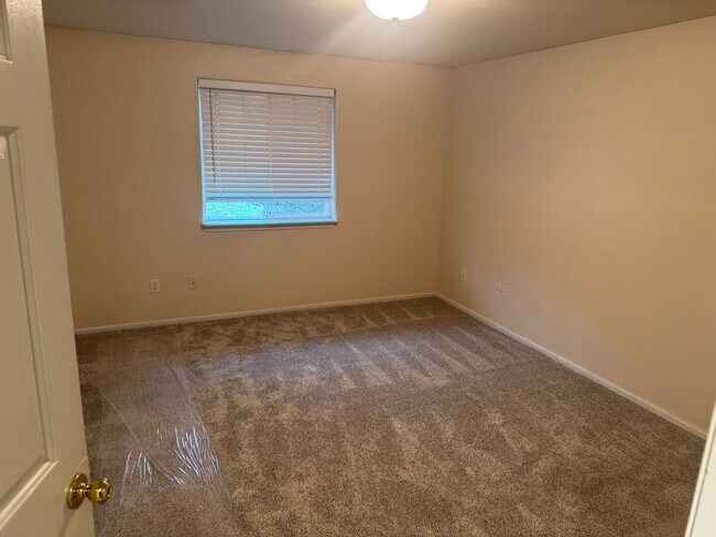 Building Photo - Great Single level home!