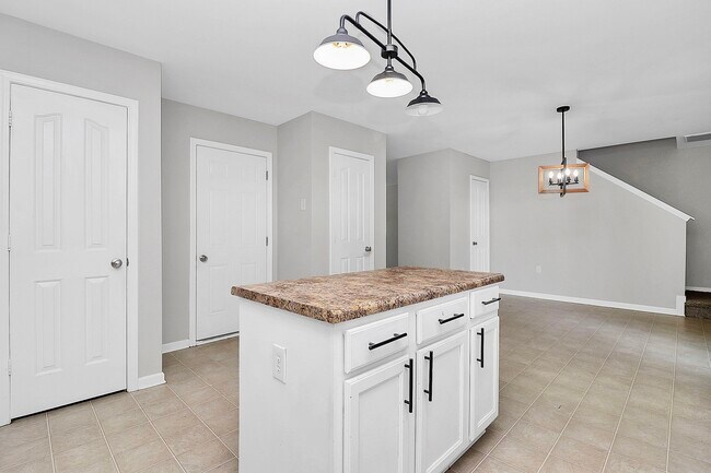Building Photo - 115 Hunslet Cir