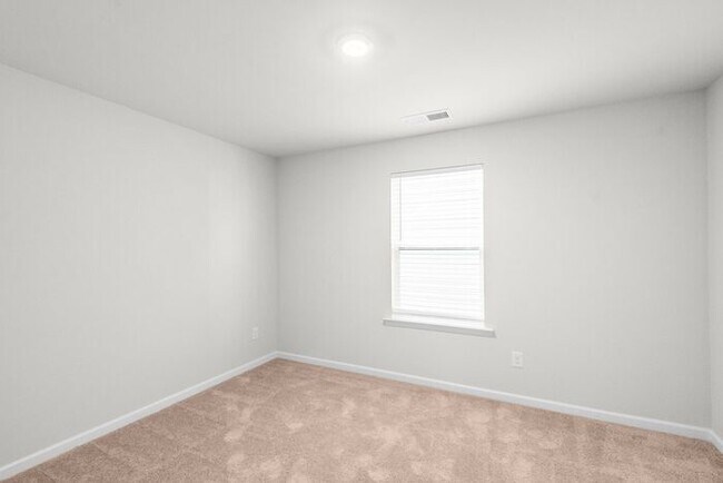 Building Photo - Luxury Living Begins at Home: Where Every Day Feels Like a Retreat; 5BR/3BA, Office