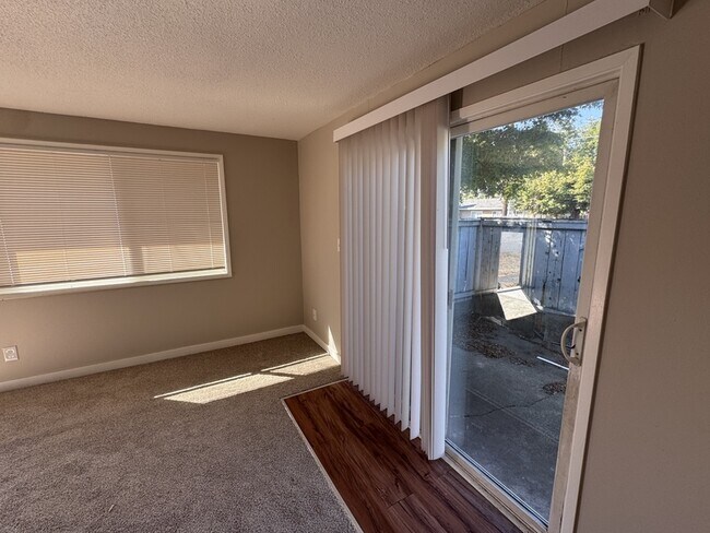 Building Photo - 12800 SW Allen Blvd