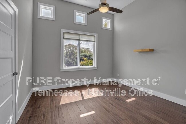 Building Photo - 3212A Lincoln Ave