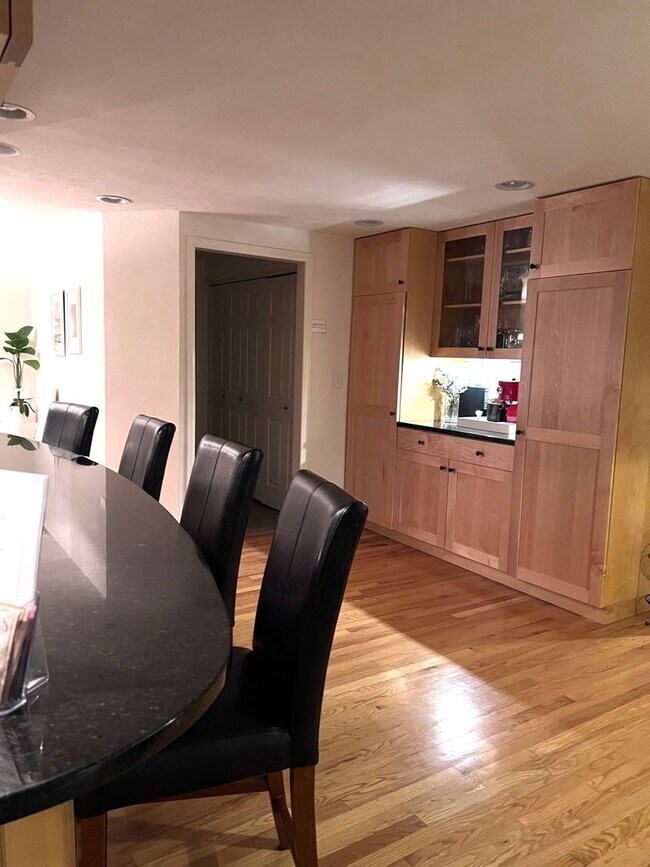 Building Photo - Spacious 4BR House in Boulder