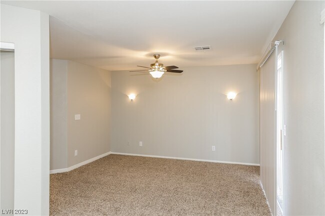 Building Photo - 415 Opal Dr
