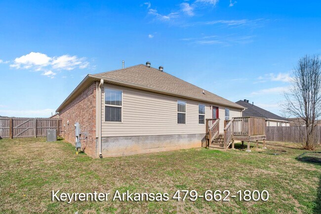 Building Photo - Move-In Ready 4 Bedroom with Gorgeous Natural Light & Spacious Yard in Centerton