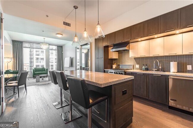 Primary Photo - 1820 Peachtree St NW