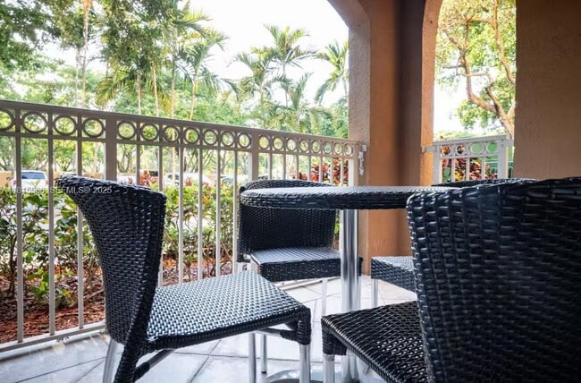 Building Photo - 19801 E Country Club Dr