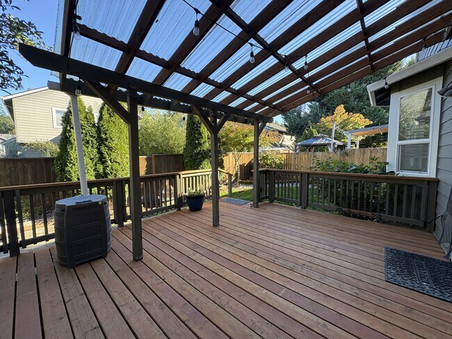 Building Photo - 12982 SW Kameron Way