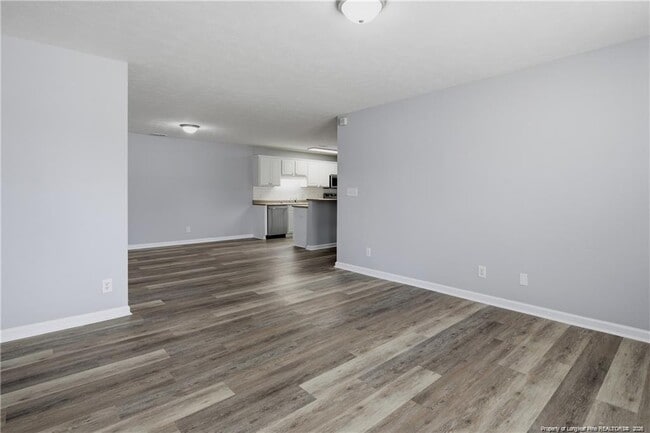 Building Photo - 401 Meadowland Ct