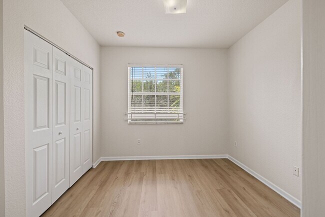 Building Photo - 8401 SW 25th Ct