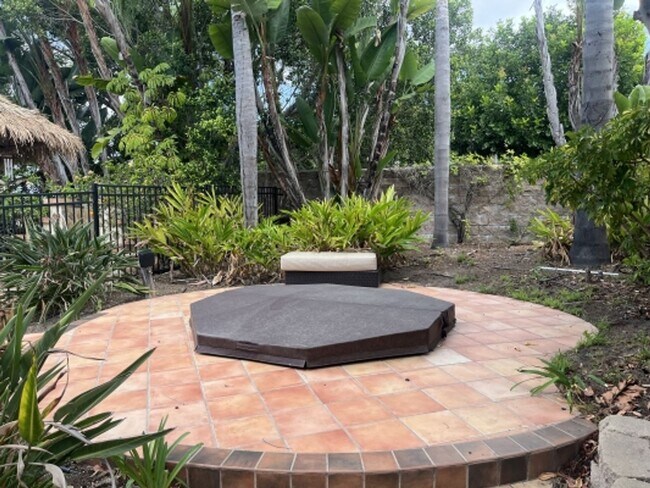 Building Photo - Stunning 4 bedroom Home with a Pool locate...