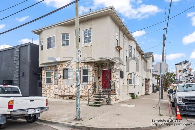 Primary Photo - 1209 Campbell St