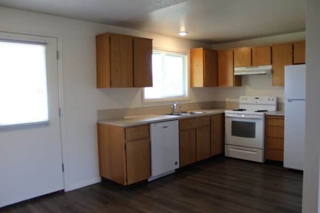 Building Photo - Three bedroom, 1 1/2 bath with fenced yard near Intel