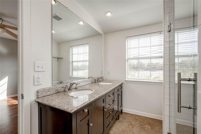 Building Photo - 2101 Polaris Ave