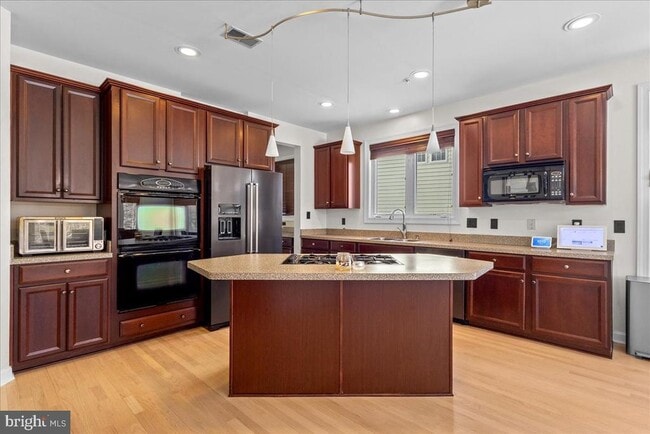 Building Photo - 2206 Green Ginger Cir