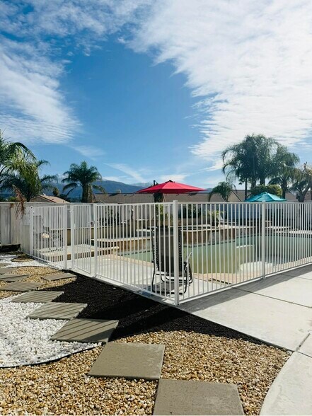 Building Photo - 1985 Meridian St