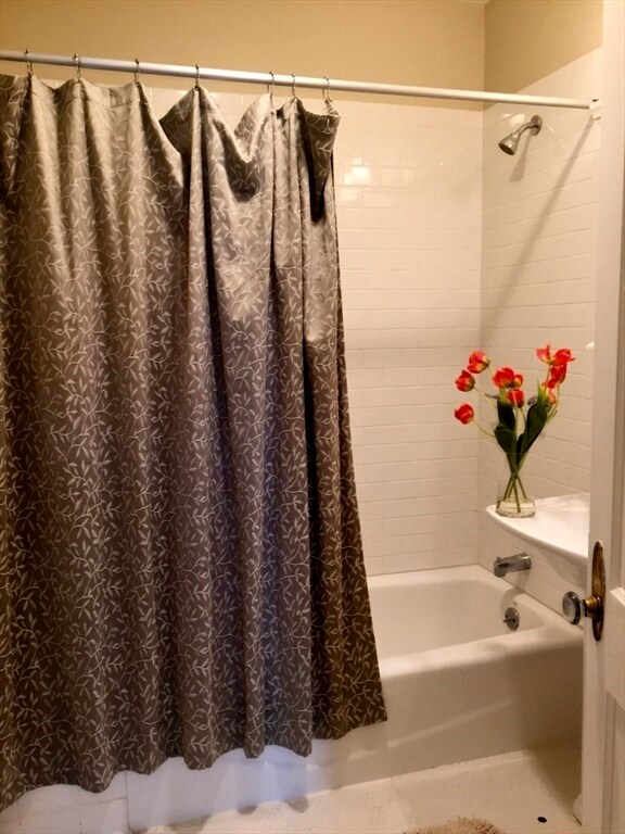 Building Photo - 90 Orchard St